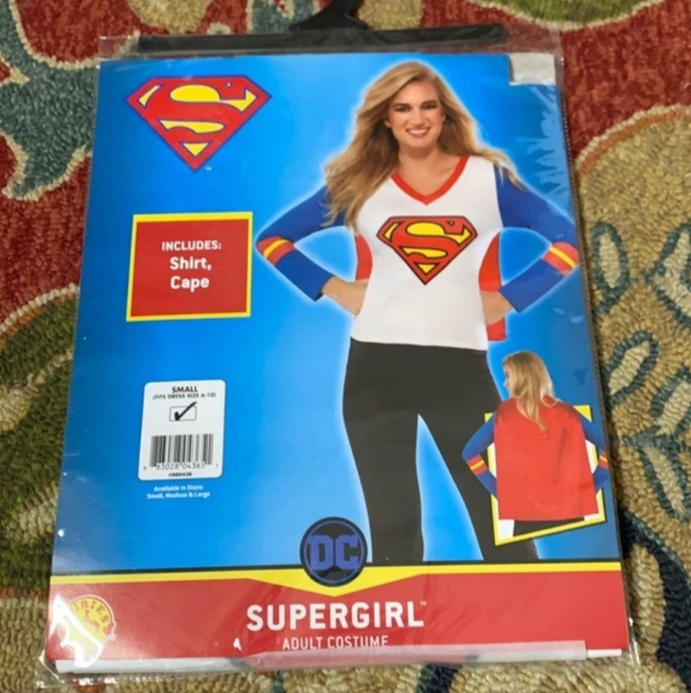 NEW! DC COMICS SUPERGIRL SHIRT COSTUME WITH CAPE SMALL & MEDIUM